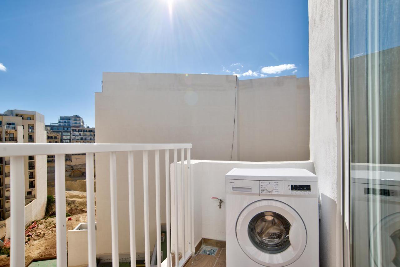 Sliema 2-Bedroom Central Apartments And Penthouse With Jacuzzi ภายนอก รูปภาพ